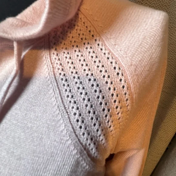 Athleta Light Pink Knit Top - Picture 3 of 6